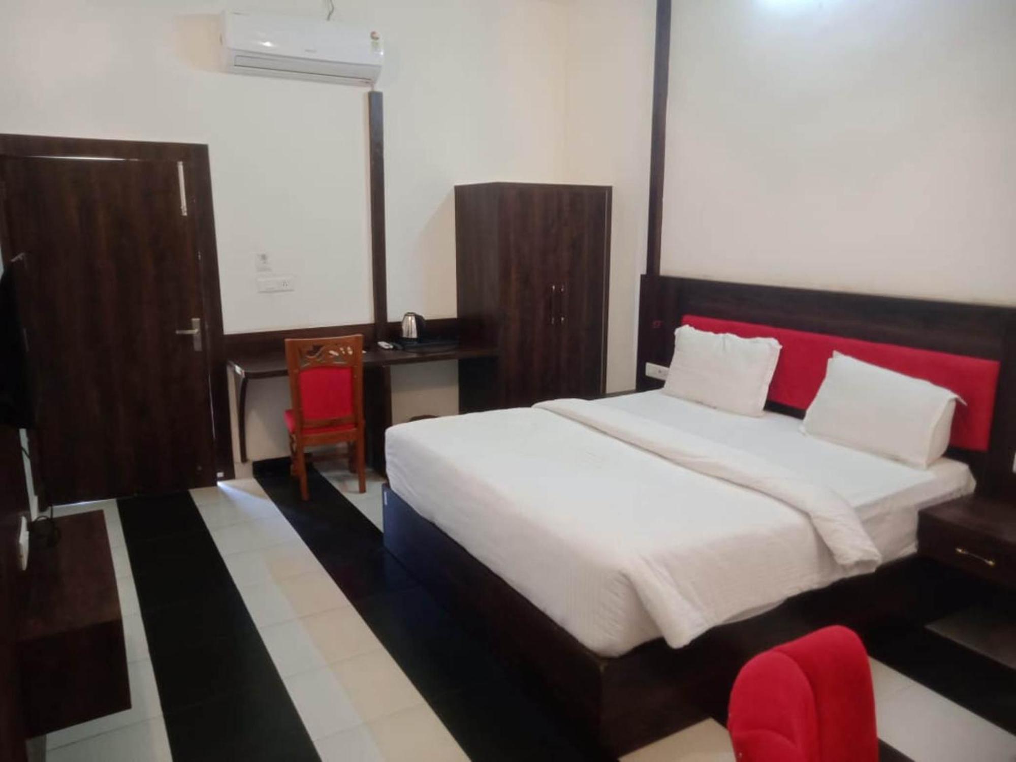 Dhanwa Resort, A Unit Of Satkar Hotel And Resorts Kota  Dış mekan fotoğraf